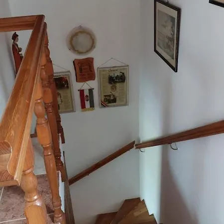 Naplopó-lak Apartman *