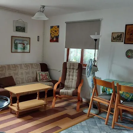 Naplopo-lak Apartment *