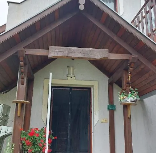 Naplopo-lak Apartment *